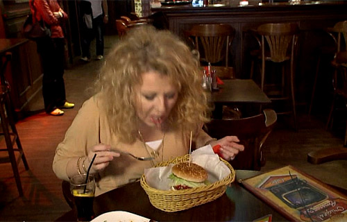 Magda Gessler stwierdziła, że mięso w restauracji Jesz Burger śmierdzi trupem | Foto: TVN