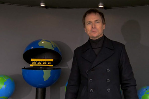 Phil Keoghan, prowadzący The Amazing Race | fot. CBS