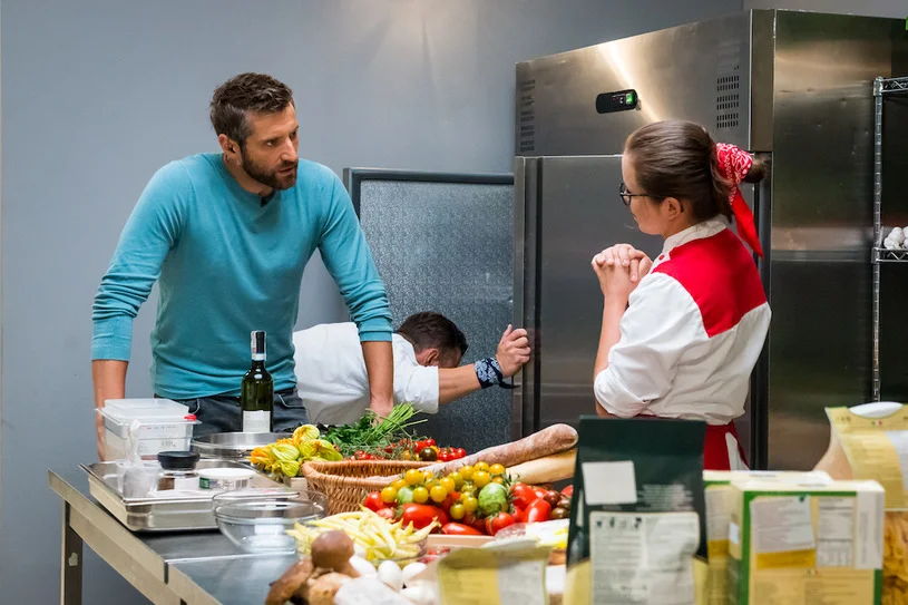 Maciej Dowbor na planie programu "Hell's Kitchen" | fot. Polsat