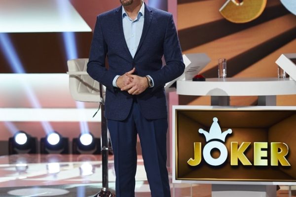 Krzysztof Ibisz jako prowadzący teleturniej "Joker" | fot. Polsat